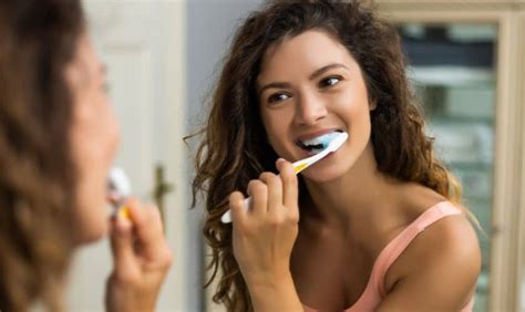 When Is It Safe To Eat After Brushing Your Teeth