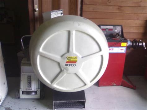 Best New or Used Wheel Balancers for Your Auto Shop - AxleAddict