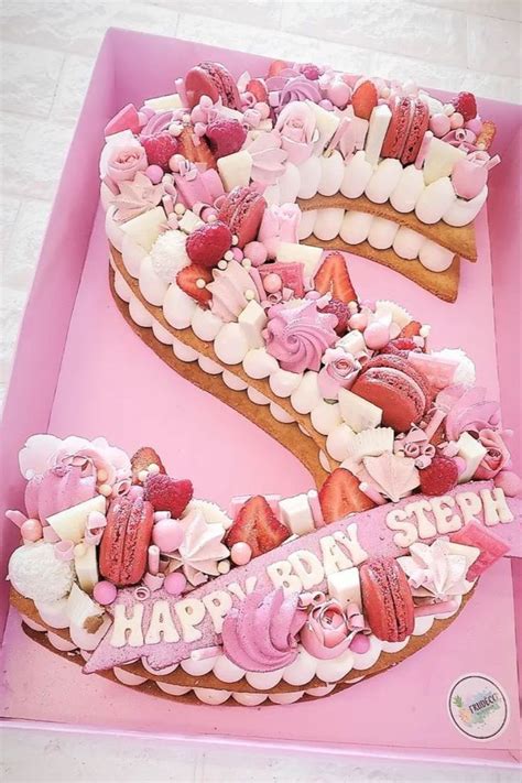 LETTER CAKES Frudeco Miami Zoet