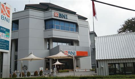 Tingkatkan Pelayanan Bni Cabang Djuanda Renovasi Kantor