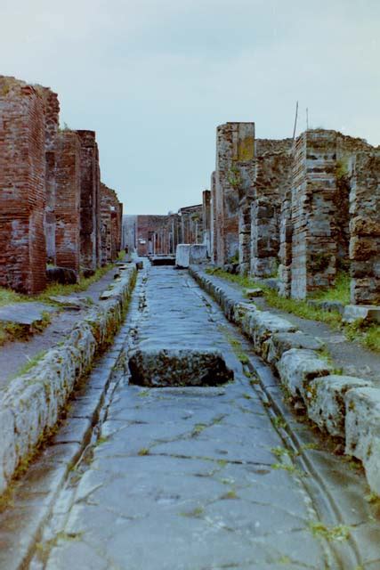 Via Degli Augustali Between VII 12 And VII 2 4th April 1980 Pre