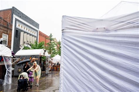 Our Favorite 20 Photos From Ann Arbor Art Fair 2021