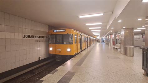 Berliner U Bahn U F Drehstromer F Mit Hupe In Johannistahaler