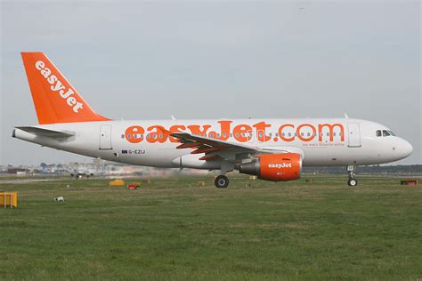 G EZIJ Gatwick September 9th 2006 Airbus A319 111 Msn 24 Flickr