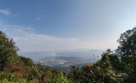 Be happy with all the lil' things that make you happy! :): 人情味 at Gunung Lambak (Mount Lambak)