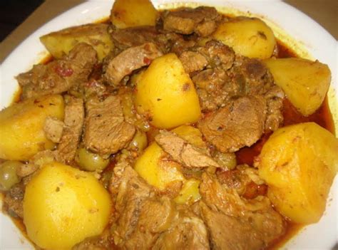 Carne Con Papas Cuban Beef And Potato Stew Easy To Follow Directions