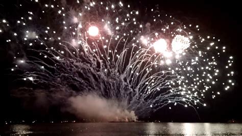 Bouquet final feu d artifice 15 août Royan Fireworks Magnifique YouTube