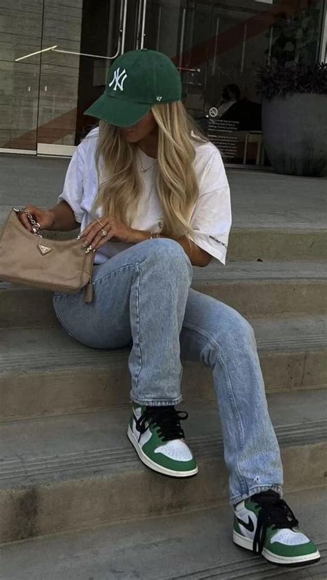 outfit inspiration with jordans 🖤🖤 casual outfit inspo | Outfits with ...