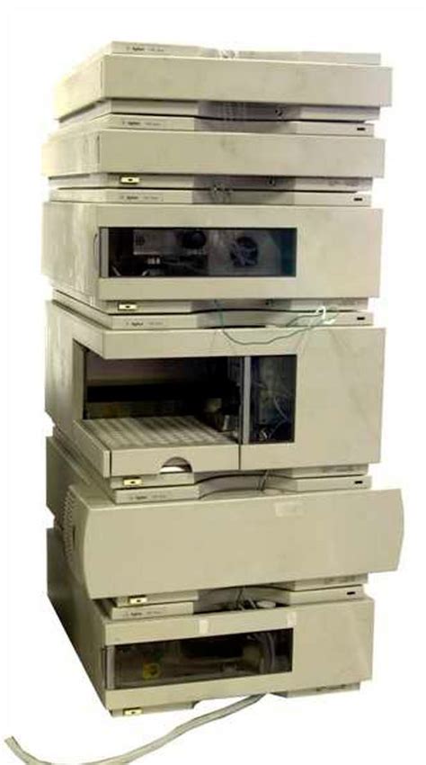 Agilent 1100 HPLC System with DAD Detector and computer