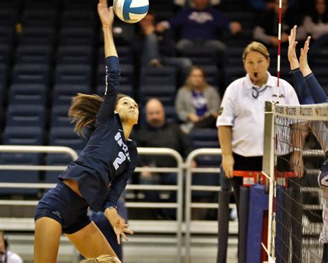 Dakota Falls In Volleyball Semifinals As Skyline Star Harper Murray