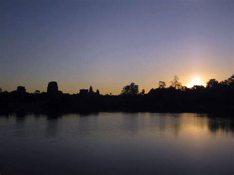 Impressions: Sunrise at Angkor Wat - Visit Angkor Wat