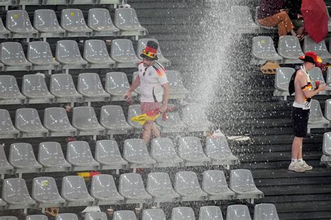 EM 2024 Unwetter in Dortmund sorgt für Unterbrechung von Deutschland Spiel