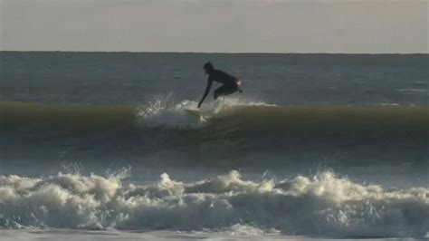 Video Tulsi Gabbard surfs and pitches sports in an appeal to voters - ABC News