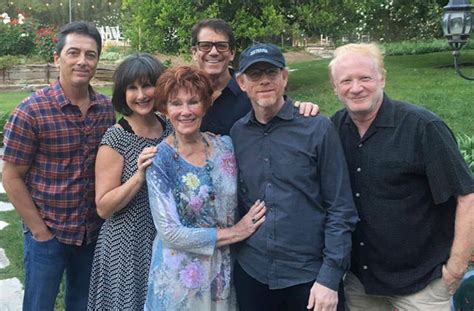 Scott Baio Joins 'Happy Days' Cast Reunion For Tragic Erin Moran!