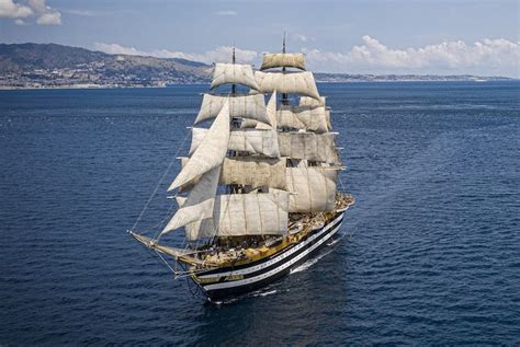 Il Giro Del Mondo DellAmerigo Vespucci Parte Da Genova TristeMondo It