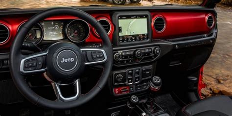 Jeep® Wrangler Rubicon Earns “2019 SUV of the Year”