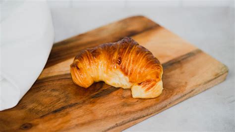 Medialunas Aurora - Argentinian Bakery – Argentinian Bakery Medialunas ...