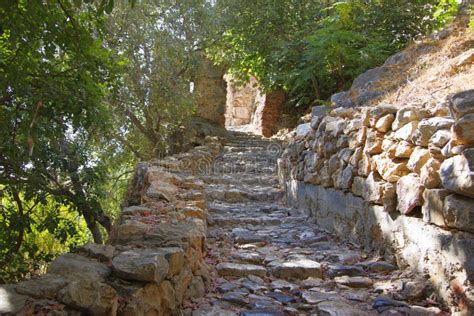 La Carretera Pavimentada Con Piedras En La Antigua Ciudad Turca En La