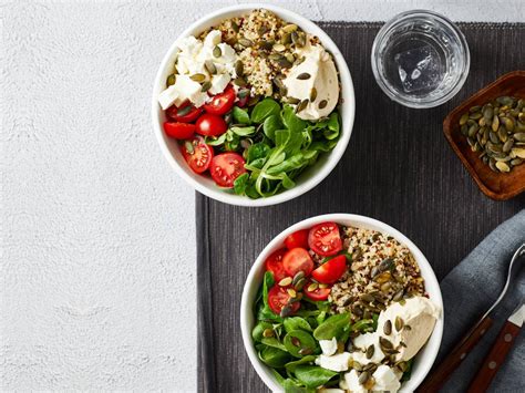 Quinoa Bowl Met Hummus En Pompoenpitten Boodschappen