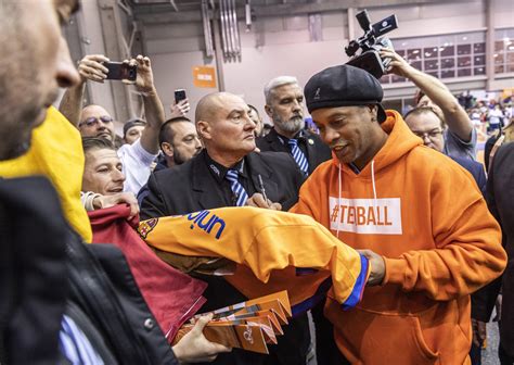 Ronaldinho Joins Porn Tycoon Gattyán s Electoral Campaign