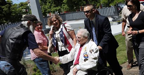 Salem's Donald Malarkey, portrayed in 'Band of Brothers,' has died