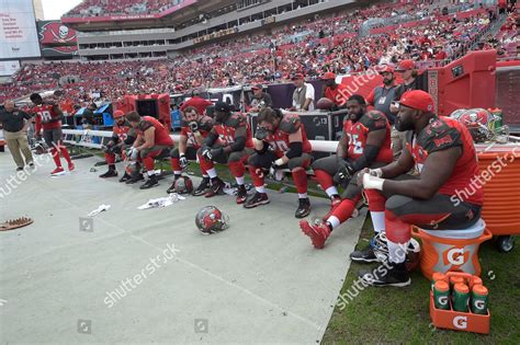 Tampa Bay Buccaneers Offensive Linemen Watch Editorial Stock Photo