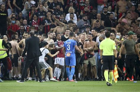 Invasión Y Batalla En El Campo Del Niza El Marsella Se Negó A Jugar