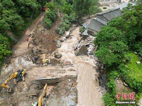 航拍四川雅安汉源山洪暴雨灾害现场—中国新闻网·四川新闻