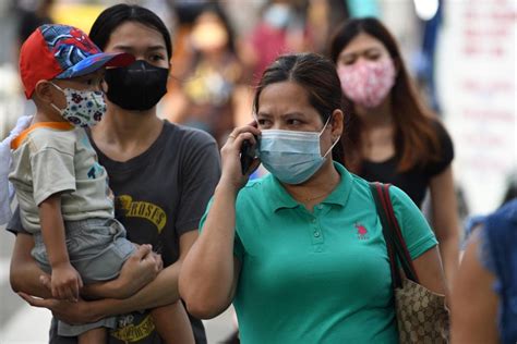 Most Filipinos To Continue Wearing Face Masks Amid Mandate Suspension OCTA