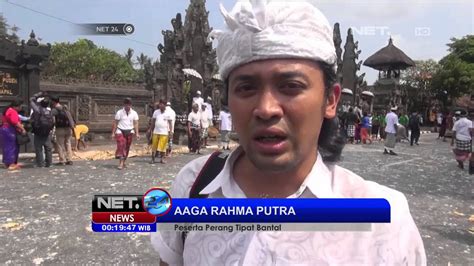 Tradisi Tahunan Perang Tipat Bantal Di Bali Net Youtube