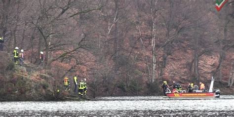 Feuerwehreinsatz Gl Rtalsperre Person Im Wasser Feuerwehrtaucher Aus