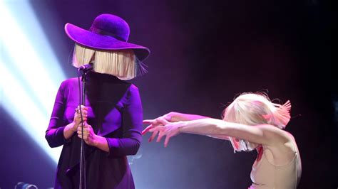 Sia Performance Photos