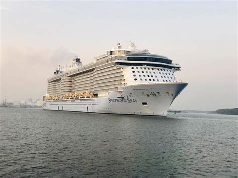 Spectrum Of The Seas Cruise Carries 4 000 Visitors To Nha Trang