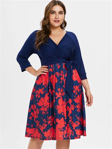 Wipalo Plus Size Plunging Neck Floral Printed Dress With Belt Three