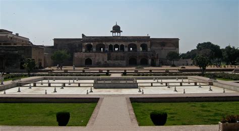 Lahore Fort - Pakistan | Shadows Galore