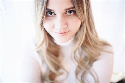 Premium Photo Blonde Long Hair Portrait Sexy Model Posing With Long Hair Beautiful Girl In