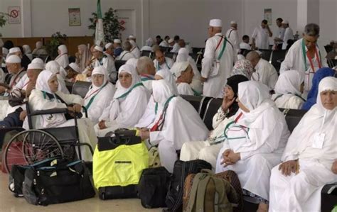 Mission algérienne du hadj le premier vol de retour des pèlerins