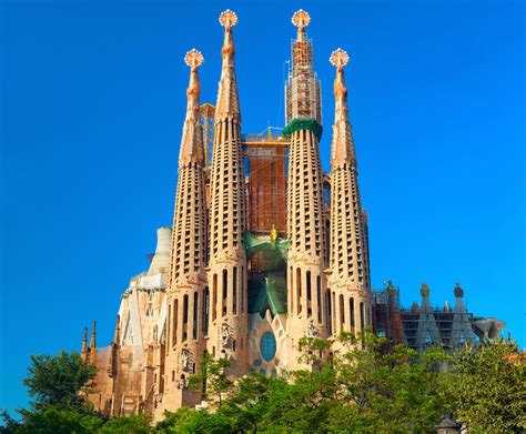 12 Facts About the Sagrada Familia and Gaudi Architecture