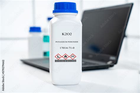 K2O2 potassium peroxide CAS 17014-71-0 chemical substance in white ...