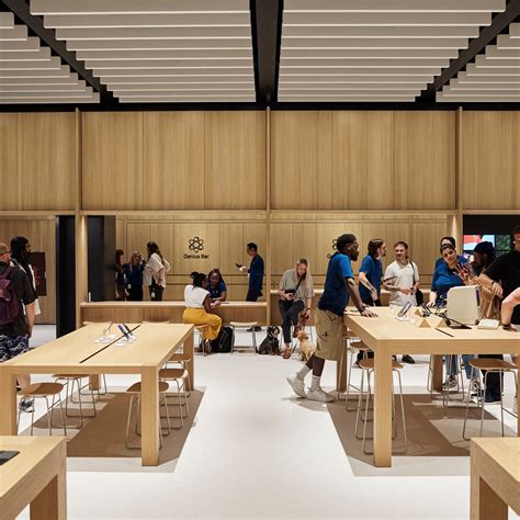 A Londres Apple Dévoile Le Nouveau Look De Ses Apple Store