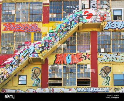 Graffiti art building five points hi-res stock photography and images ...