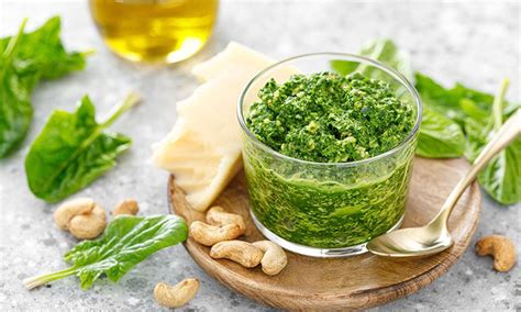 Pesto De Anacardos Espinacas Y Parmesano