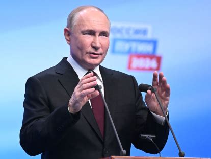 Vladimir Putin gana la elección presidencial con más del 80 de votos