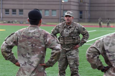 Top drills square off in title bout | Article | The United States Army