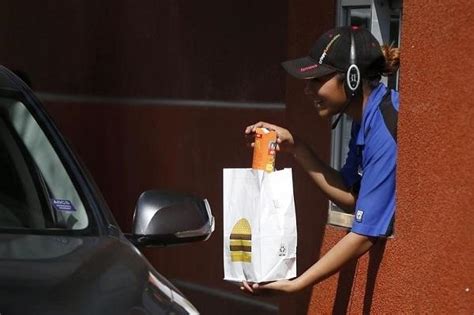 Mcdonald S Va Augmenter Le Salaire Horaire Moyen Aux Etats Unis