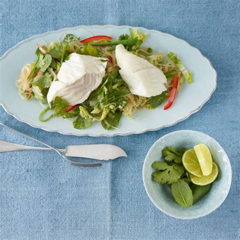 Pochierter Kabeljau Mit Glasnudelsalat Rezept Essen Und Trinken