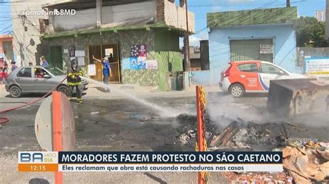 Moradores realizam manifestação contra obra do governo do estado no