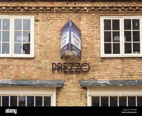 Closed Prezzo Hi Res Stock Photography And Images Alamy