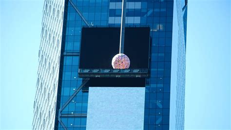 The history behind the New Year's Eve ball drop ceremony in Times Square | Total News