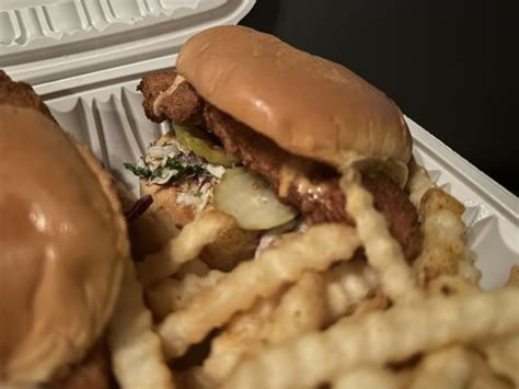 TWINZ HOT CHICKEN Updated July Photos Reviews John F Kennedy Blvd